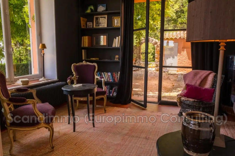 Maison - 250 m² - 9 pièces