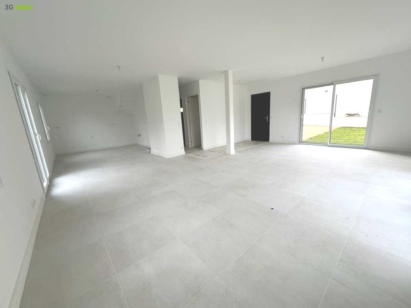 Maison - 182 m² - 8 pièces