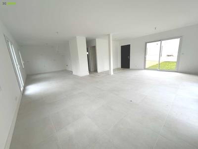 Maison - 182 m² - 8 pièces