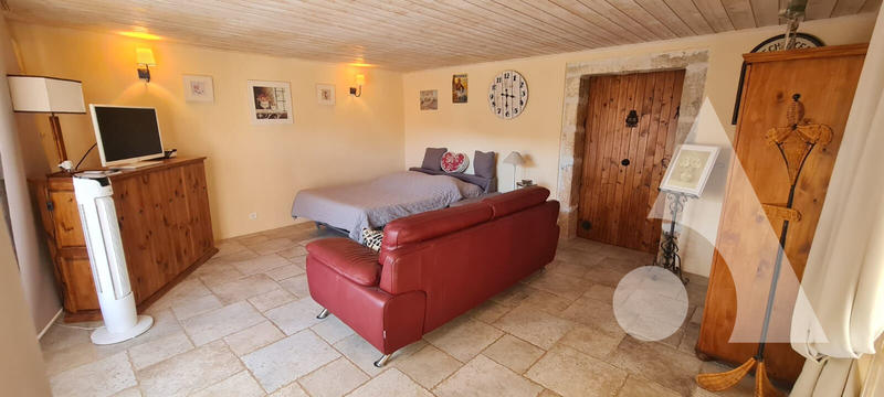 Maison - 273 m² - 9 pièces