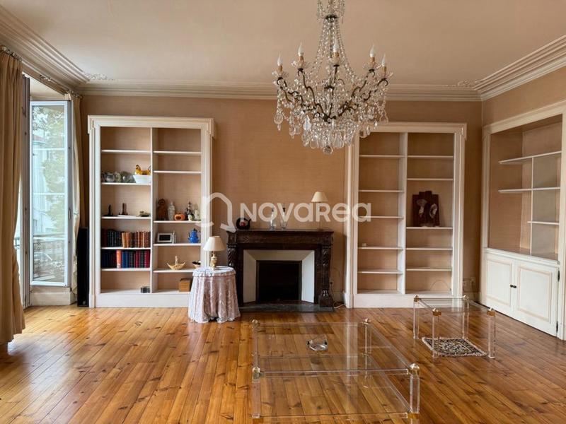 Appartement - 188 m² - 5 pièces