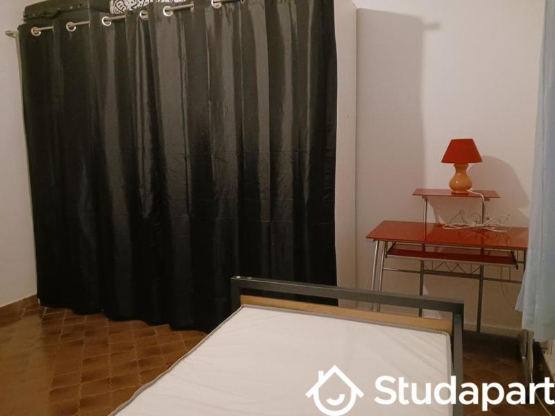 Chambre - 12 m² - 1 pièce