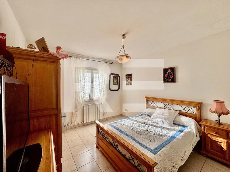 Villa - 208 m² - 8 pièces