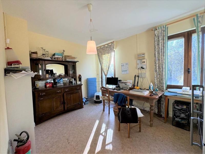 Propriété - 204 m² - 9 pièces