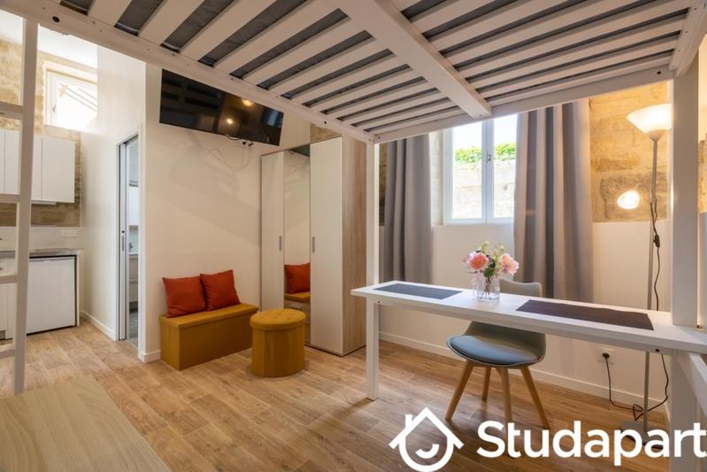 Chambre - 12 m² - 1 pièce