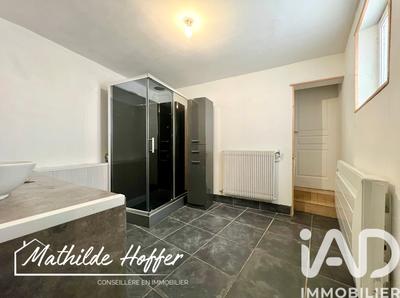 Maison - 230 m² - 8 pièces