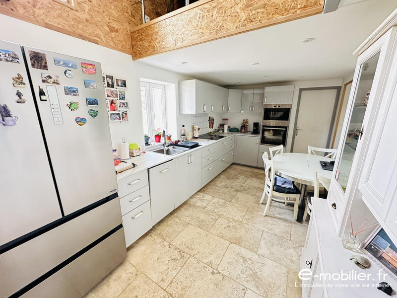 Maison - 299 m² - 12 pièces