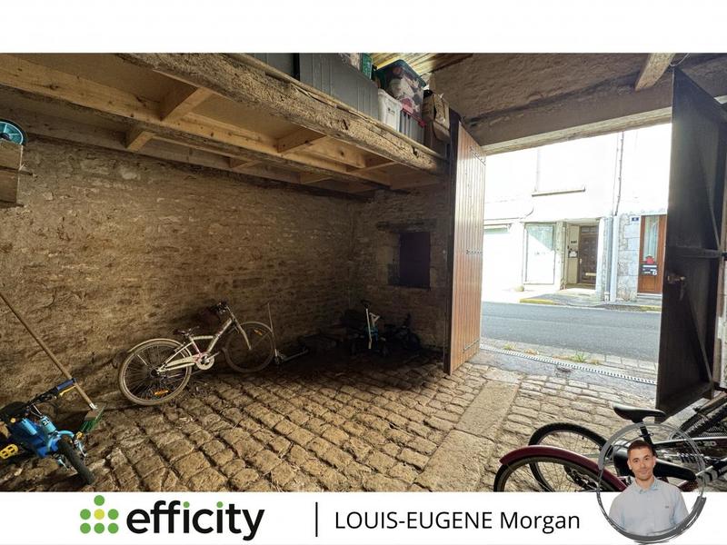 Maison - 233 m² - 8 pièces