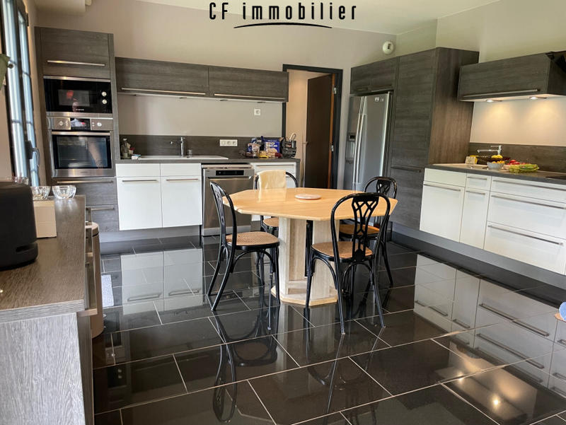 Maison - 318 m² - 7 pièces