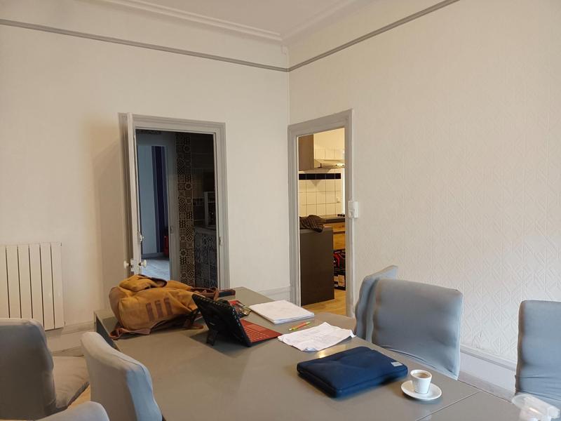 Local commercial - 245 m² - 10 pièces