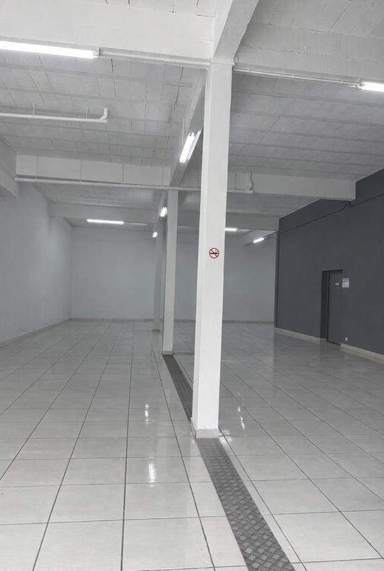 Local commercial - 200 m²