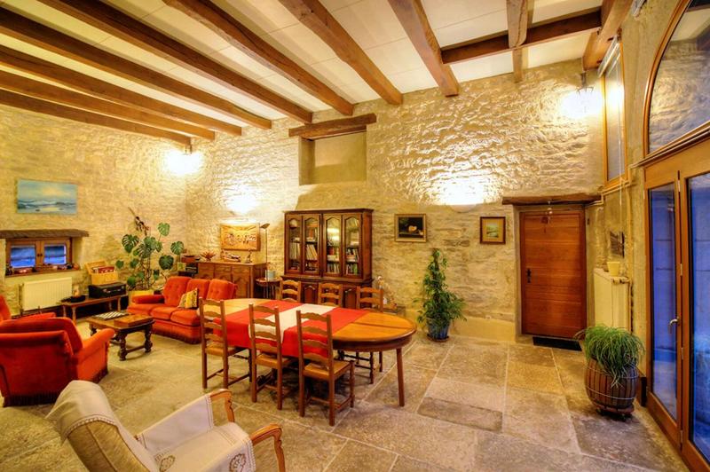 Maison de maîtres - 350 m² - 11 pièces