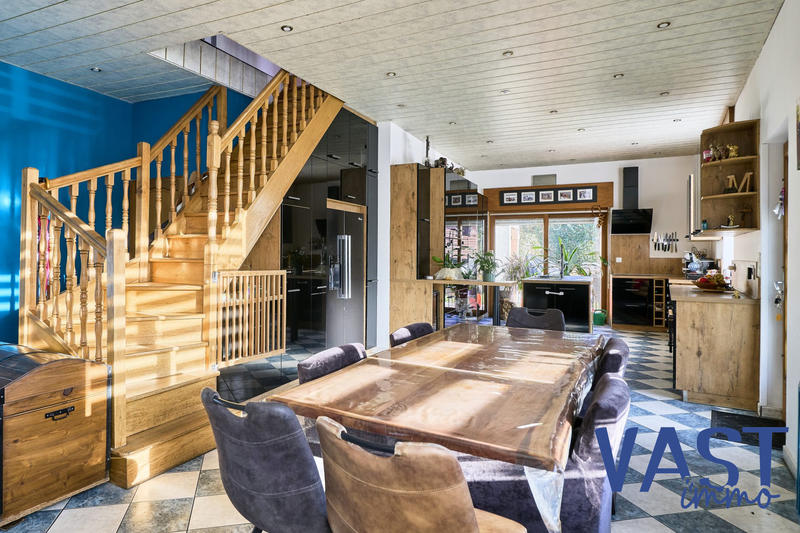 Maison - 185 m² - 8 pièces