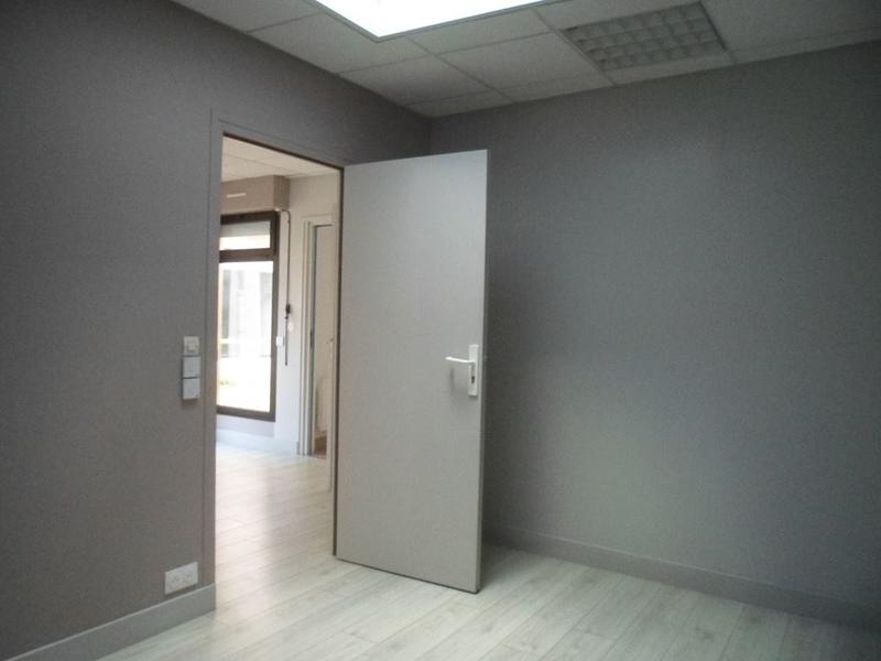 Local commercial - 68 m² - 4 pièces