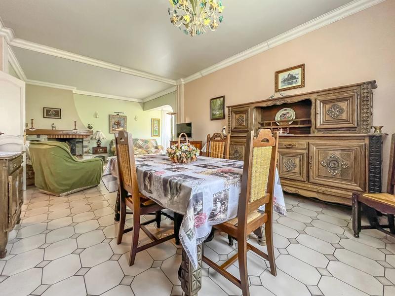 Maison - 166 m² - 7 pièces