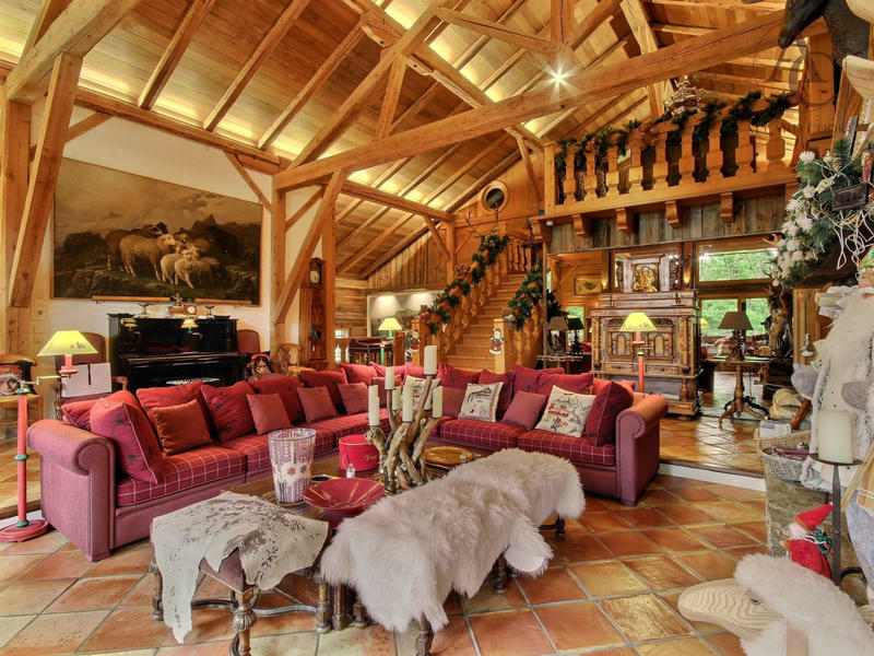 Châlet - 585 m² - 11 pièces