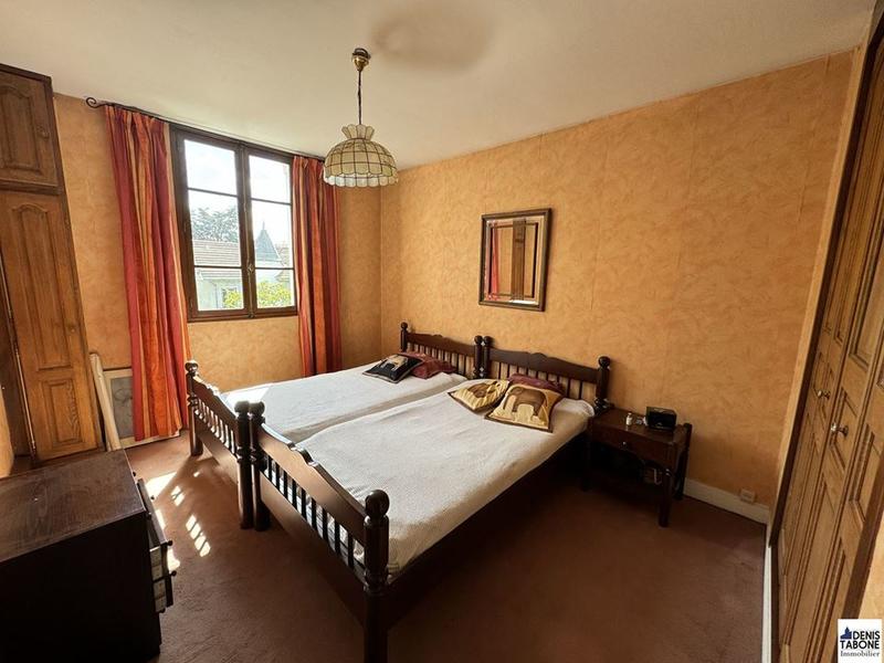 Maison traditionnelle - 140 m² - 8 pièces