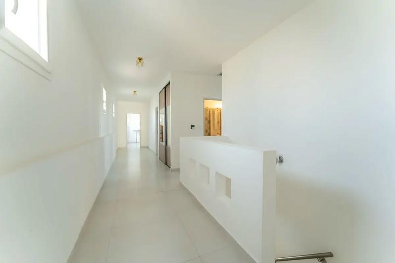 Maison de ville - 220 m² - 8 pièces