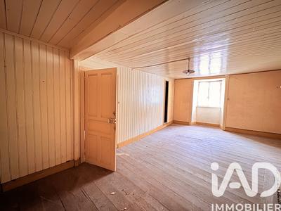 Maison - 220 m² - 7 pièces