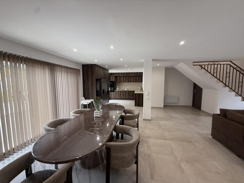 Maison traditionnelle - 140 m² - 6 pièces