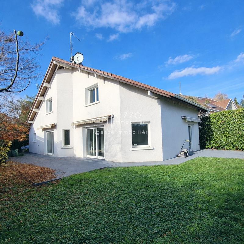Maison - 180 m² - 6 pièces