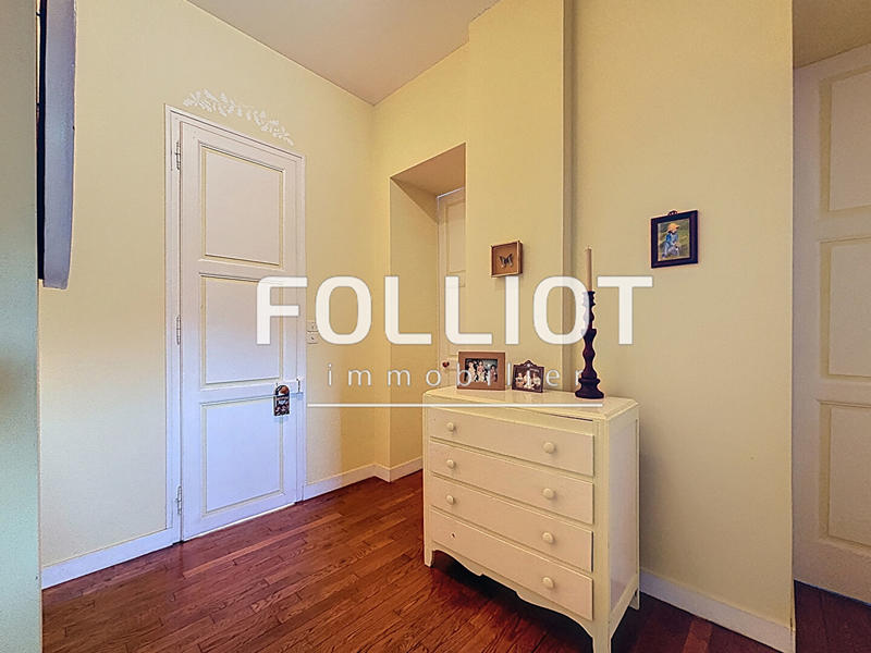 Maison - 190 m² - 8 pièces