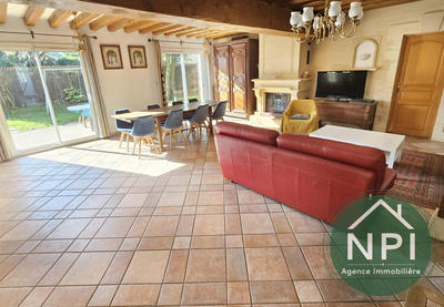 Maison - 280 m² - 9 pièces