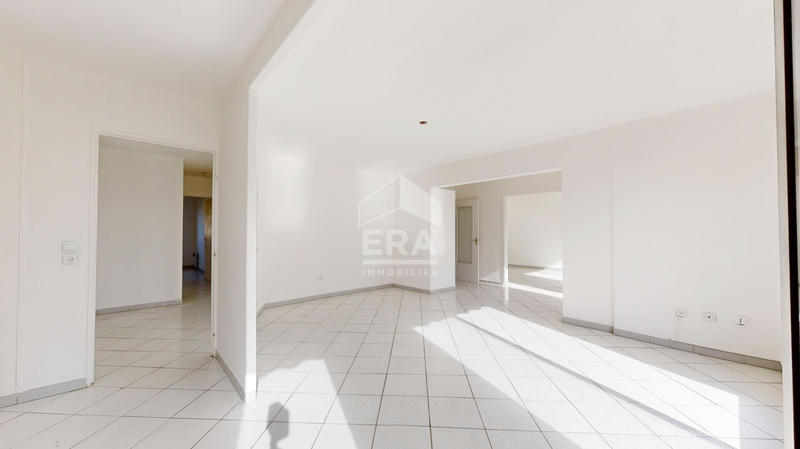 Appartement - 111 m² - 5 pièces