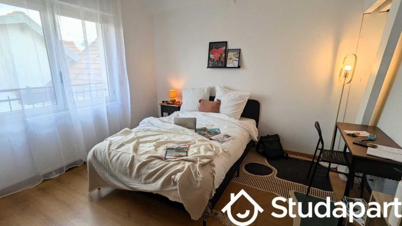 Chambre - 12 m² - 1 pièce