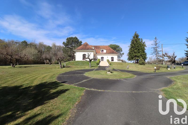 Maison - 240 m² - 6 pièces