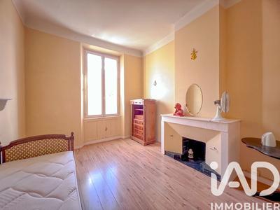 Appartement - 229 m² - 10 pièces