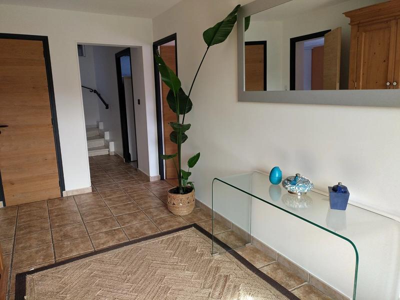 Maison - 235 m² - 8 pièces