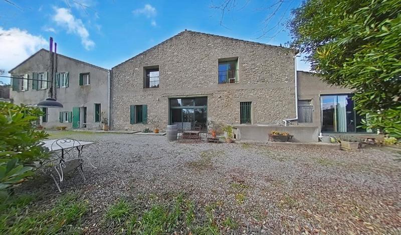 Maison - 402 m² - 16 pièces