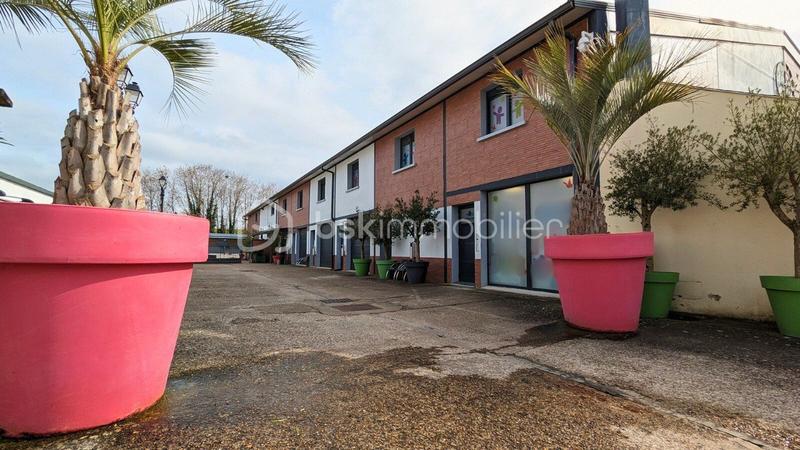 Immeuble - 1 900 m² - 30 pièces