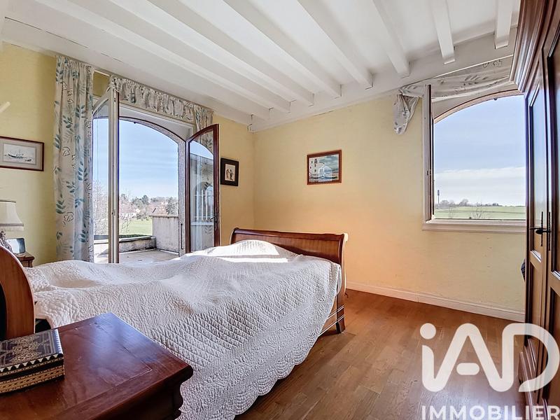 Maison - 231 m² - 7 pièces