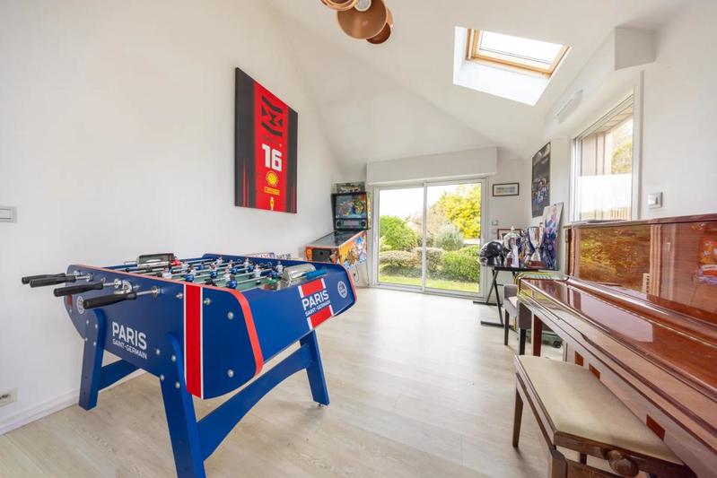 Maison - 203 m² - 8 pièces