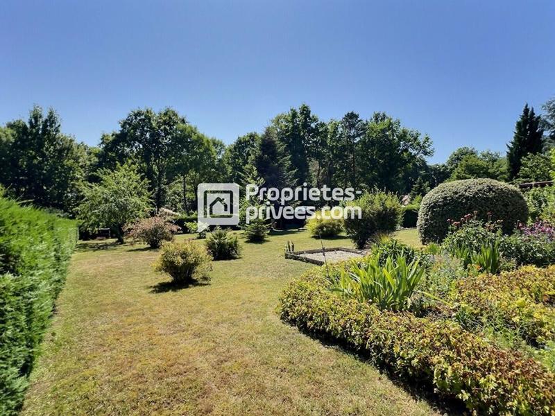 Maison - 186 m² - 9 pièces