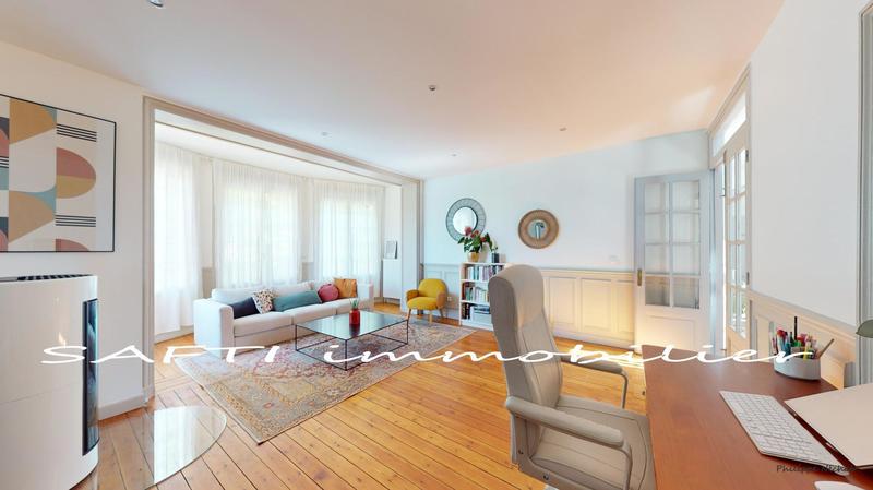 Maison - 190 m² - 9 pièces