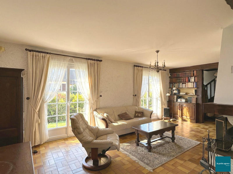 Maison - 148 m² - 8 pièces