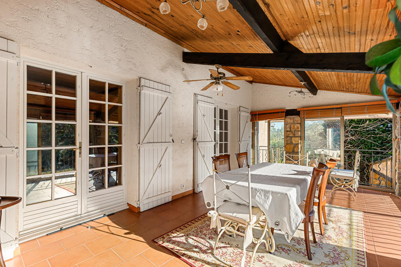 Propriété - 217 m² - 5 pièces