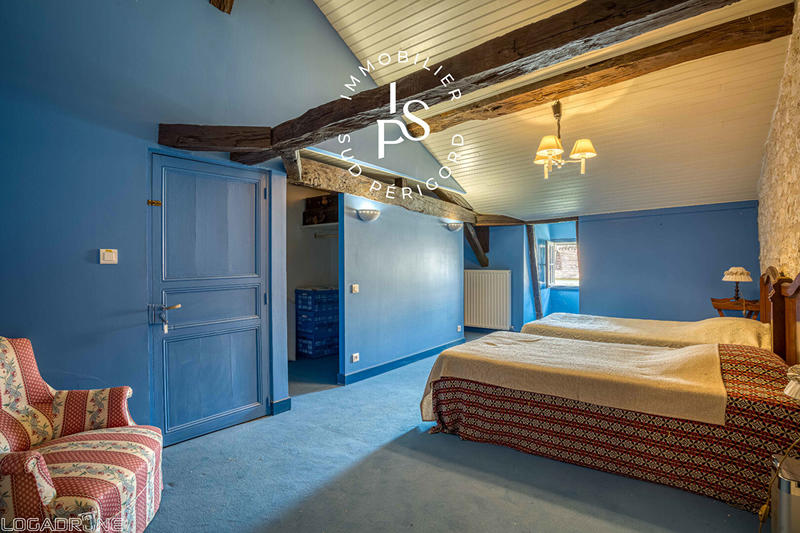 Château - 685 m² - 21 pièces