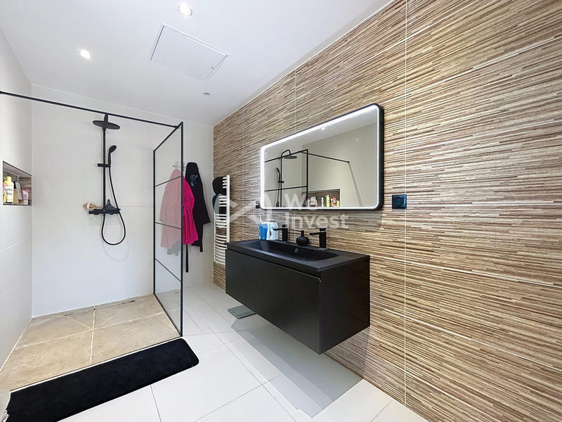 Villa - 220 m² - 5 pièces