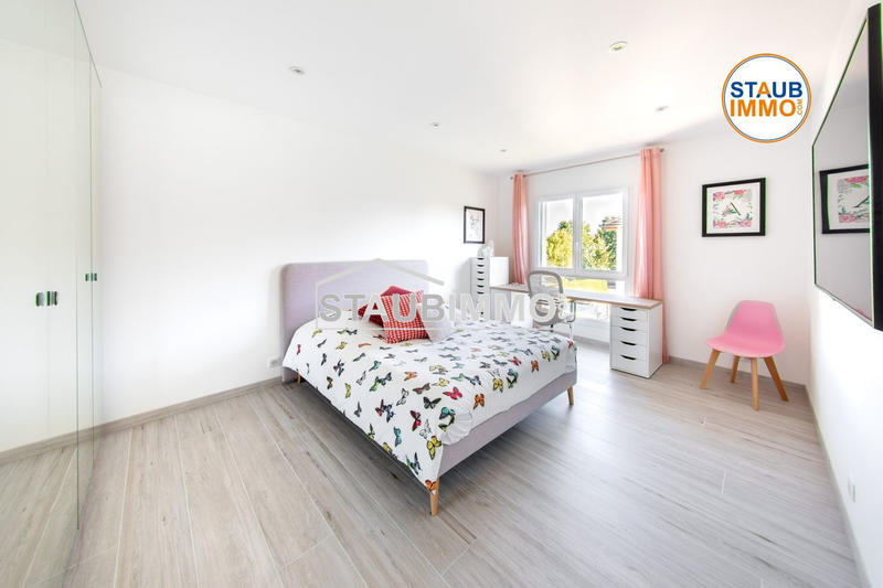 Villa - 437 m² - 13 pièces