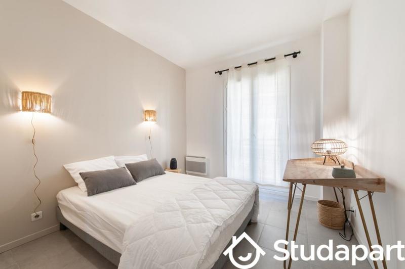 Chambre - 13 m² - 1 pièce