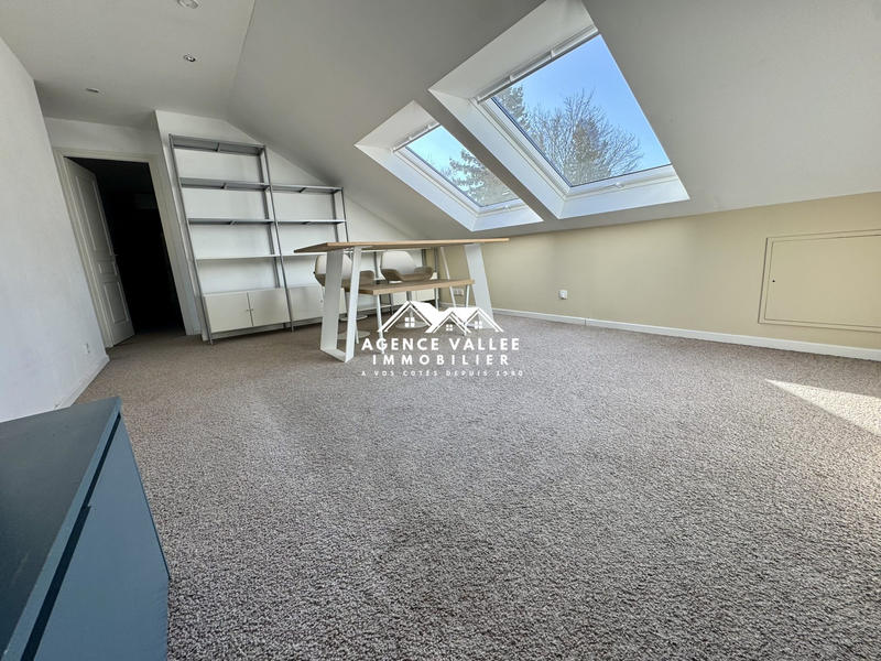 Maison - 198 m² - 8 pièces