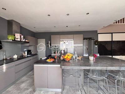 Maison - 172 m² - 7 pièces