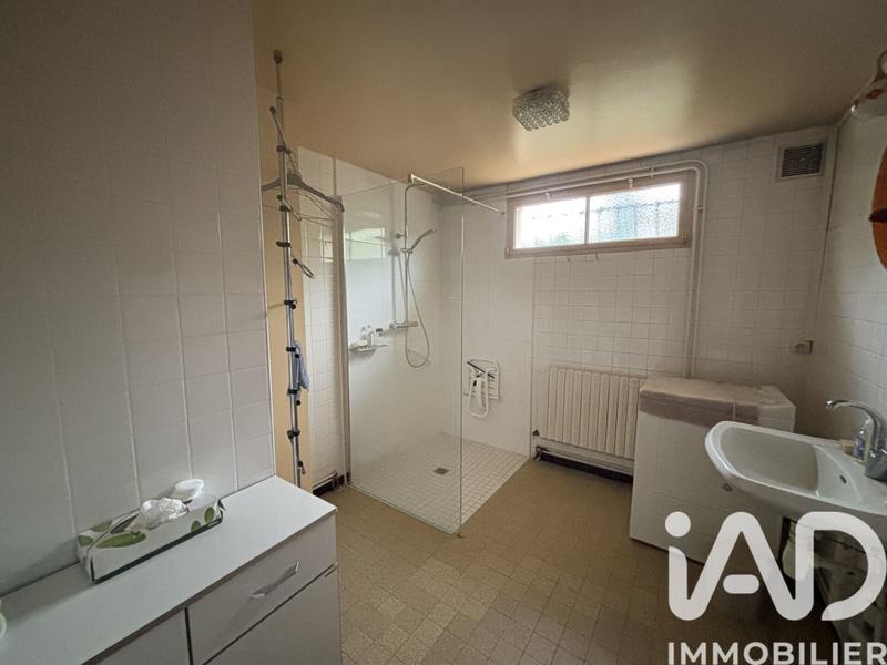 Maison - 200 m² - 8 pièces