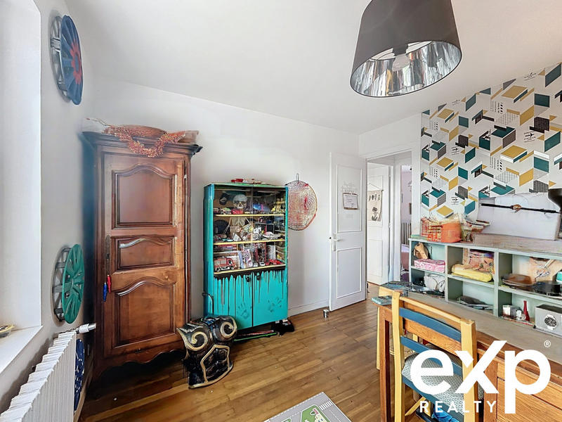 Maison traditionnelle - 116 m² - 8 pièces