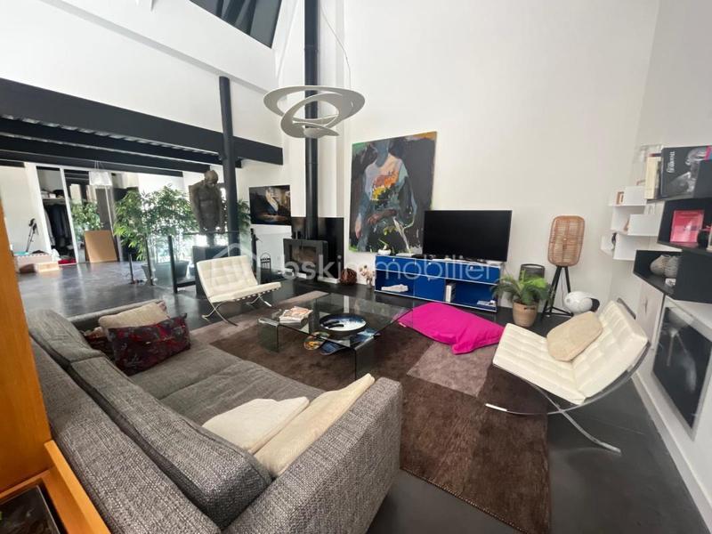 Loft - 220 m² - 4 pièces