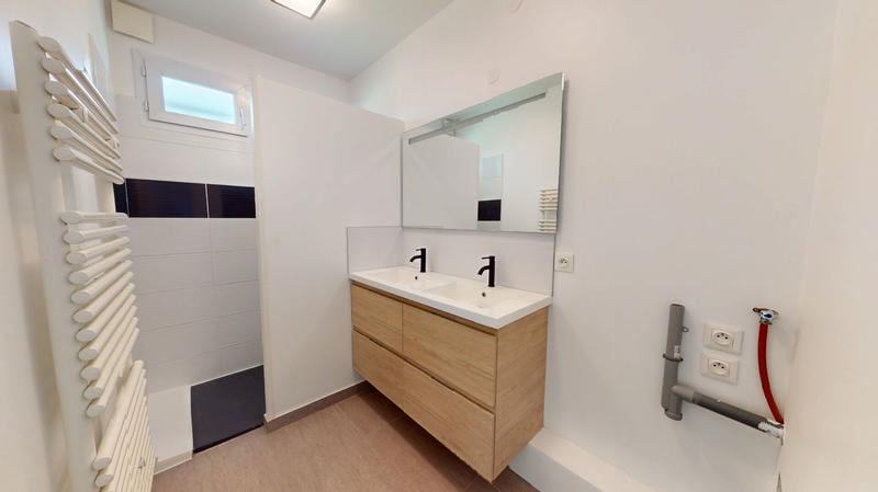 Appartement - 90 m² - 4 pièces